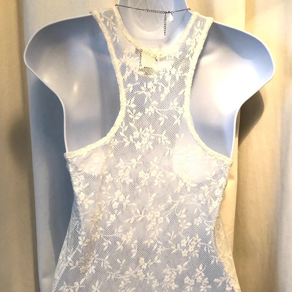 Lace Tank - Picture 4 of 4